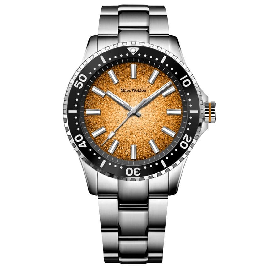 Manufacturer of 200-meter water-resistant mechanical watches CTN1056